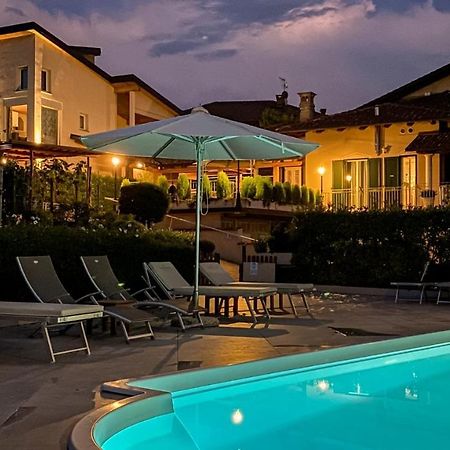 La Rosa Gialla Bio Apartments & Rooms Barolo Buitenkant foto