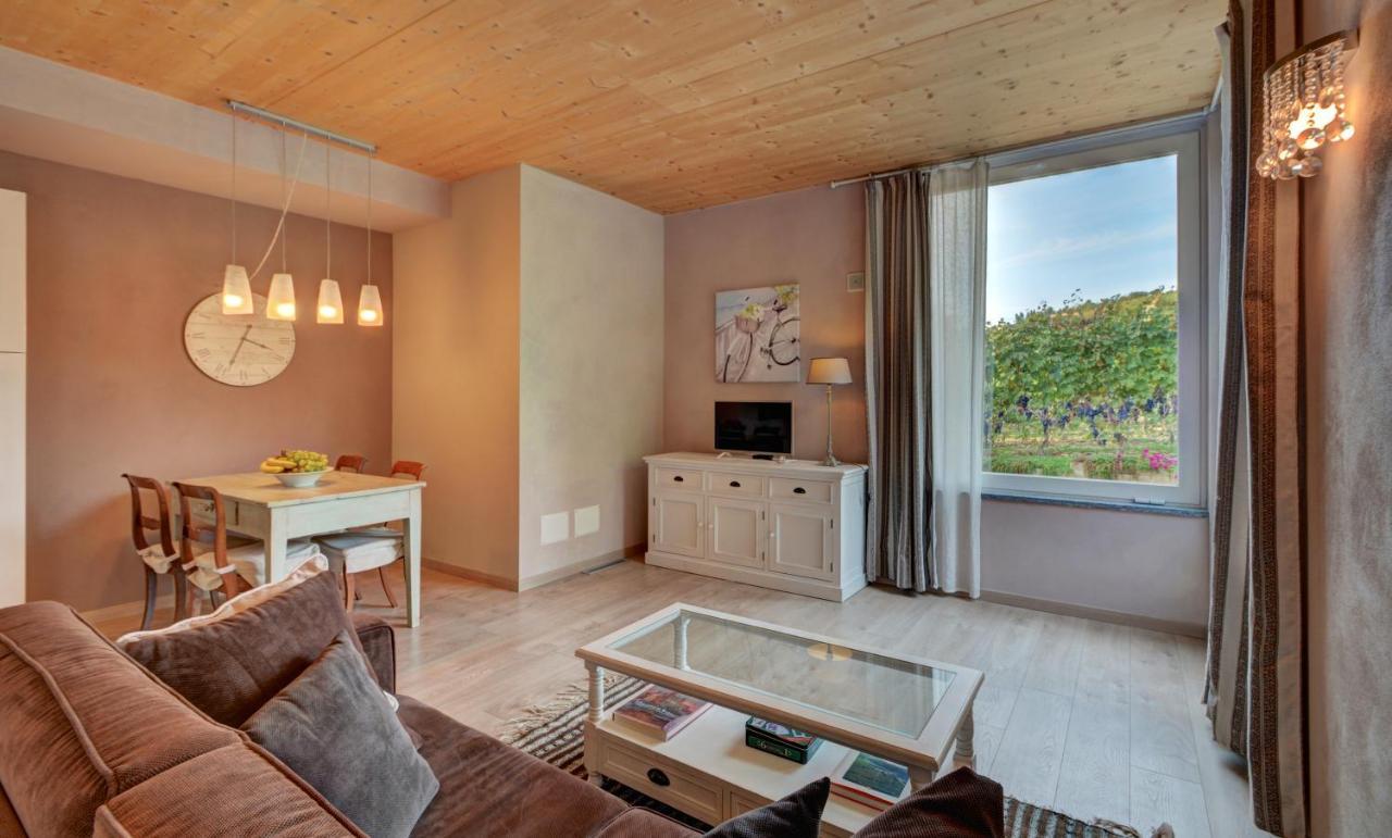 La Rosa Gialla Bio Apartments & Rooms Barolo Buitenkant foto