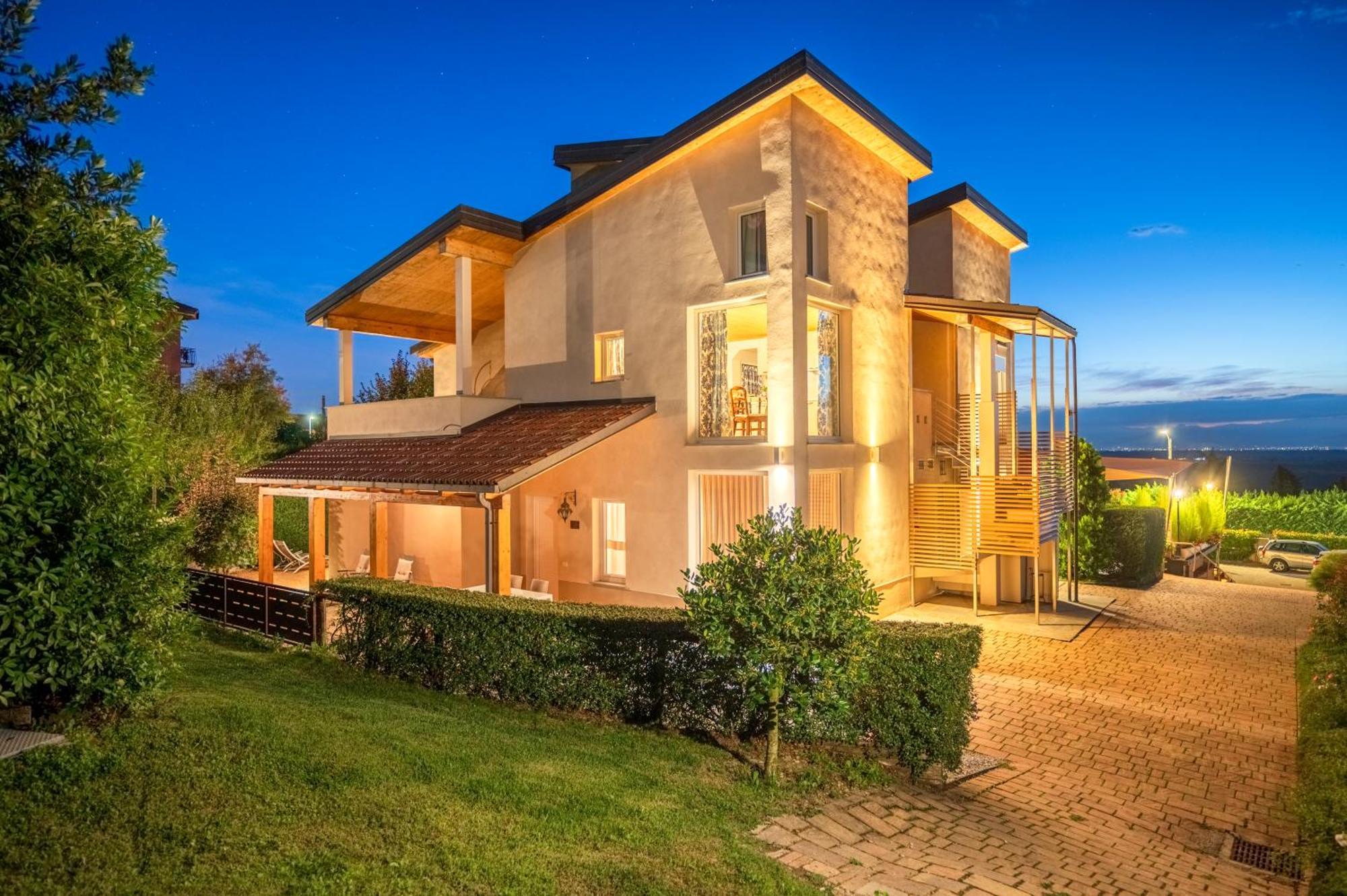La Rosa Gialla Bio Apartments & Rooms Barolo Buitenkant foto