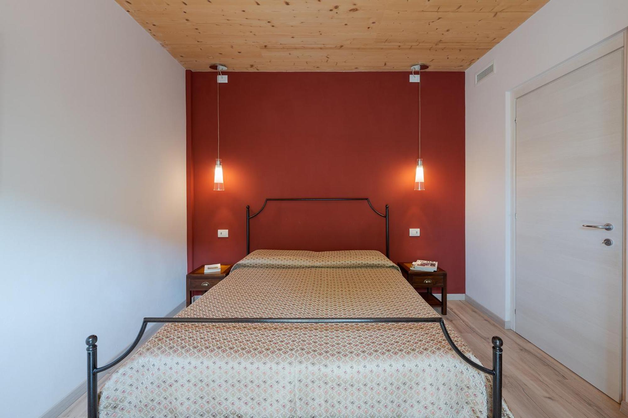 La Rosa Gialla Bio Apartments & Rooms Barolo Buitenkant foto